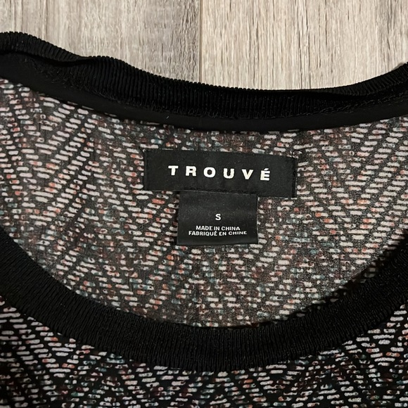 Trouve Patterned Tank Top - Picture 2 of 10
